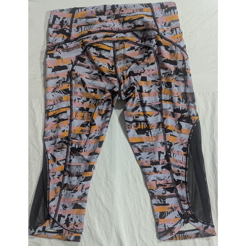 Lululemon Women's Capri Yoga Leggings 6 Multicolor Abstract Print Mesh Panel